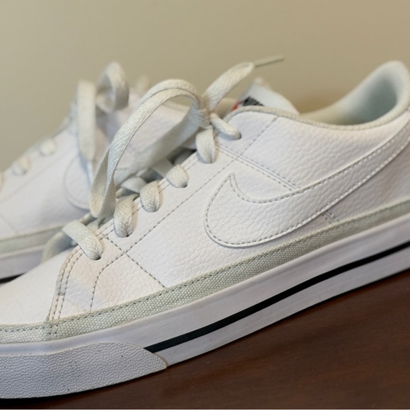 Nike White Classic Sneakers- Size 7 - Picture 6 of 6